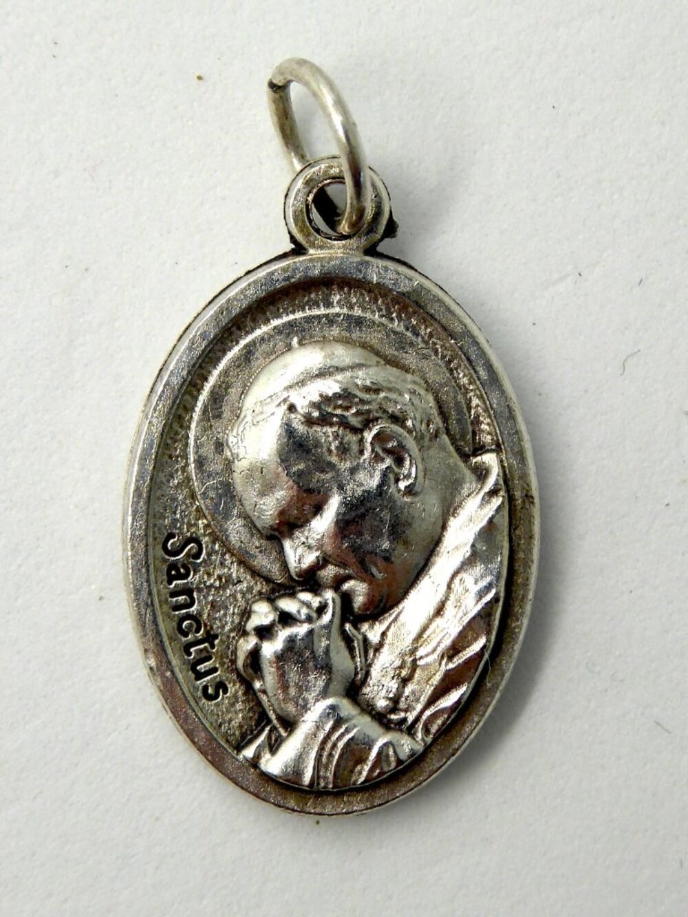 VINTAGE 1” POPE JOHN PAUL II & 23rd CHRISTIAN RELIGIOUS SILVER MEDAL PENDANT